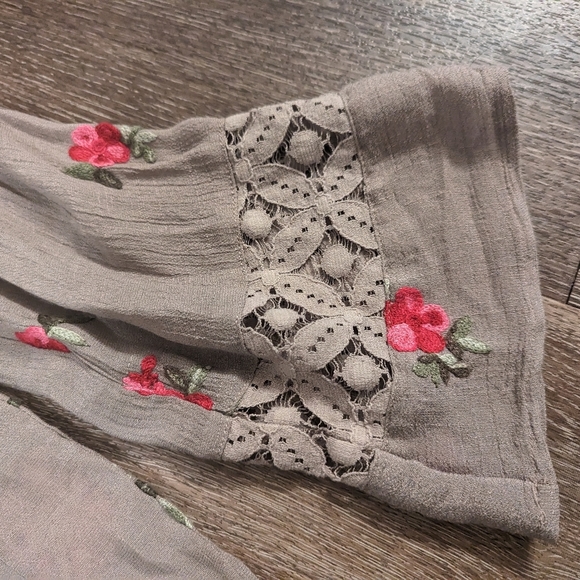 Fig and Flower embroidered boho floral tie front top - Picture 6 of 10